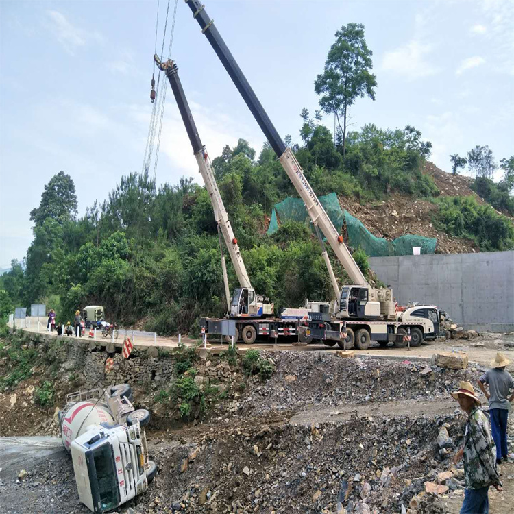 加茂镇汽车掉沟里叫吊车救援要多少钱