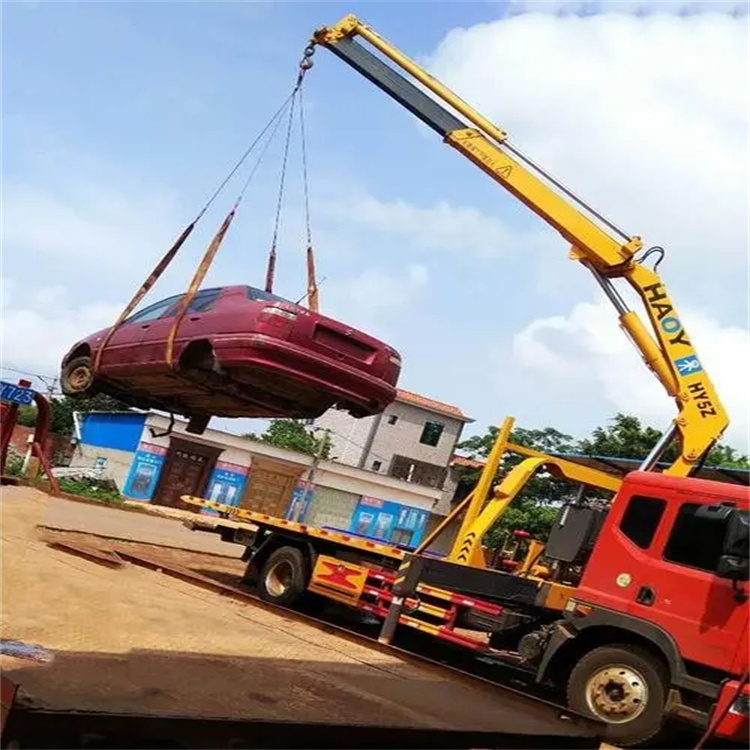 加茂镇吊车吊汽车的正确方法